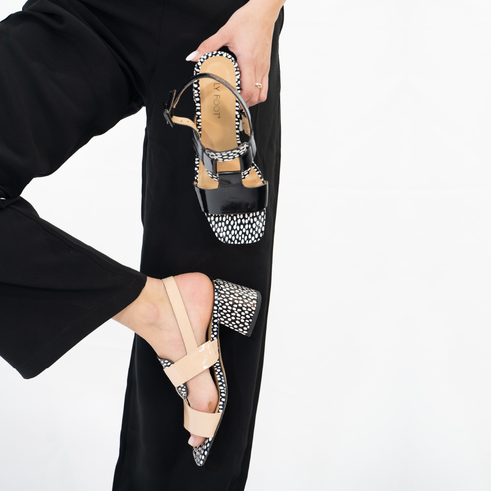 סנדלי עור מעוצבים