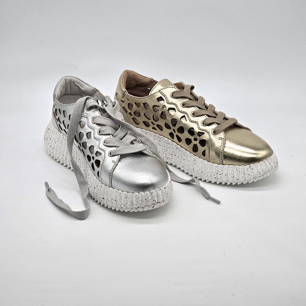 נעלי סניקרס עור בעיטור ח