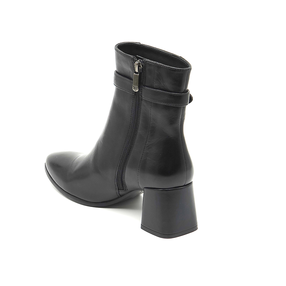 מגפון קלאסי בשילוב חגורה