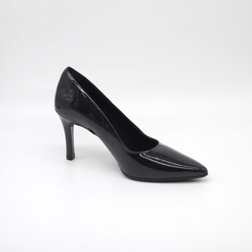 נעלי סירה עקב סטילטו