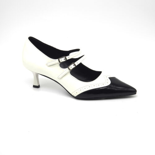 סירה חרטום מחודד לק