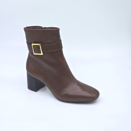 מגפון קלסי עם חגורה