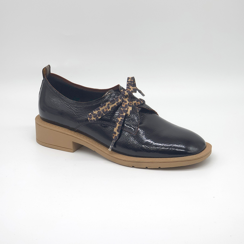 נעל שרוך סוליה צבעונית