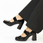 נעל בובה עקב