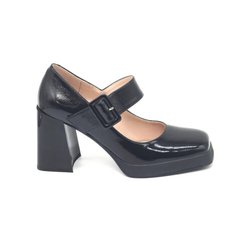 נעל בובה עקב