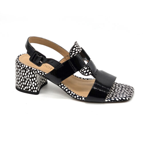 סנדלי עור מעוצבים