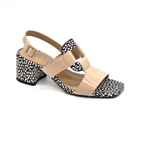 סנדלי עור מעוצבים