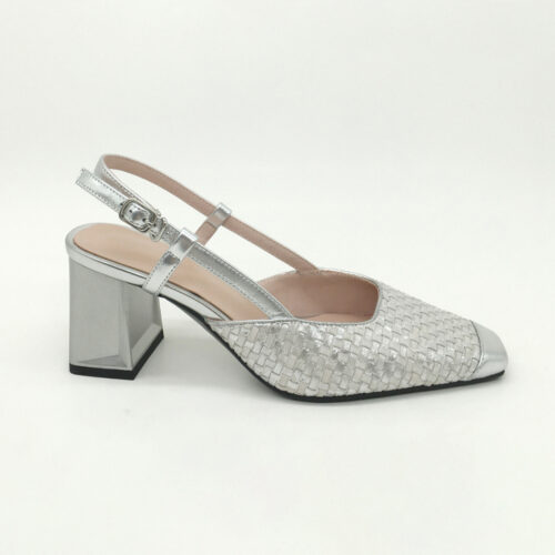 סנדלים אלגנטיות