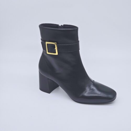 מגפון קלסי עם חגורה