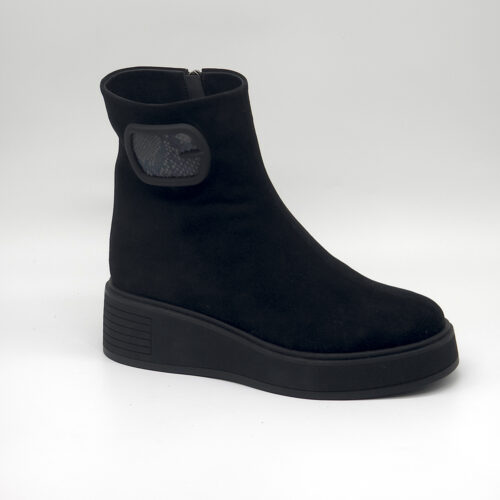 מגפון סוליית רוקי זמש