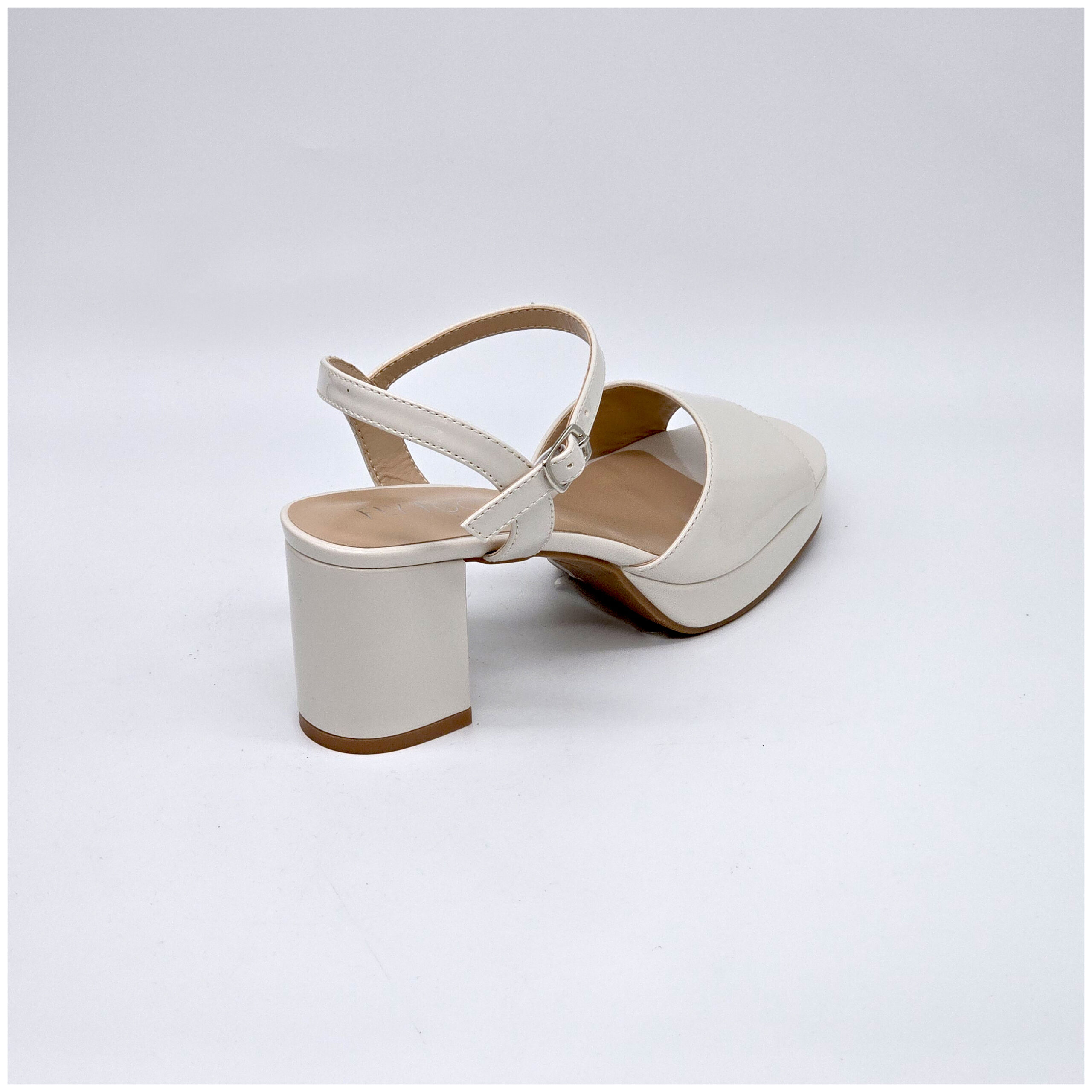 סנדל פלטפורמה רצועה רחבה