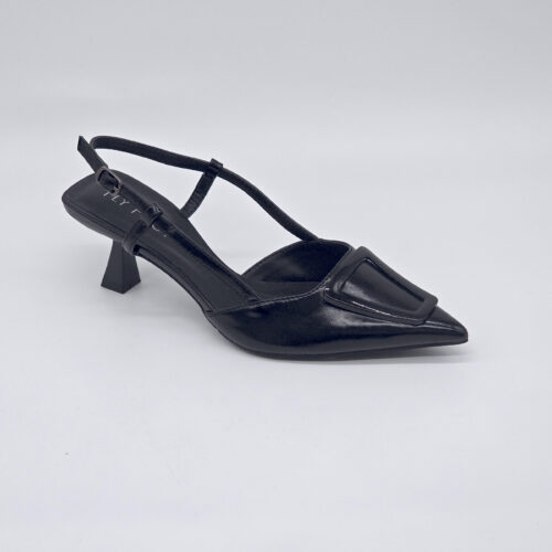 סנדל חרטום מחודד אבזם גדו