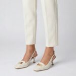 סנדל י עור אלגנטיות עם א