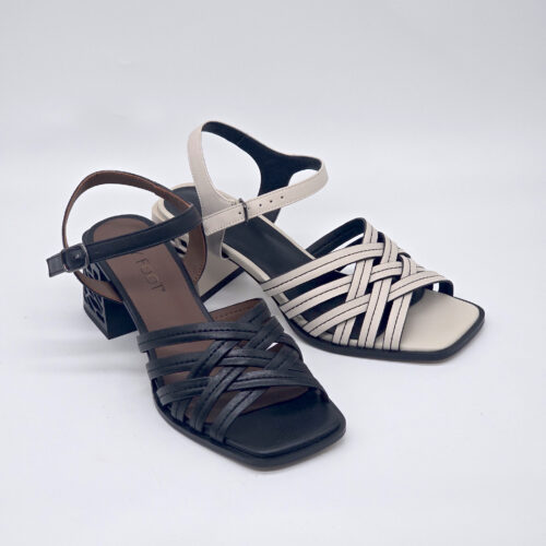 סנדל  רצועות עקב עור