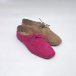 נעל שטוחה שרוכים קצה מרוב