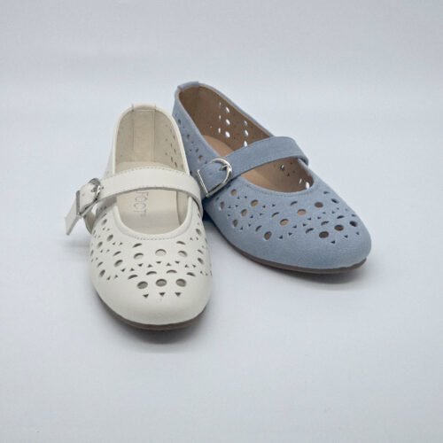 מוקסין שטוח מחורר עם אבזם