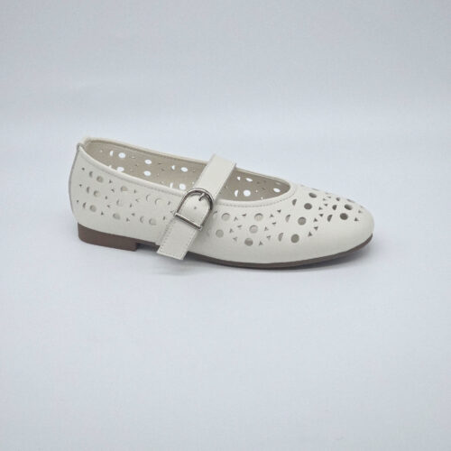 מוקסין שטוח מחורר עם אבזם