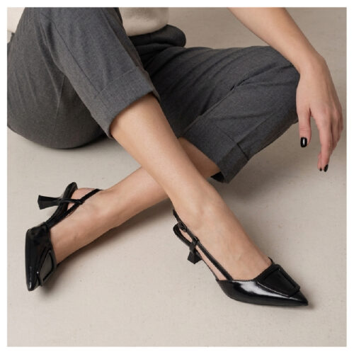 סנדל חרטום מחודד אבזם גדו