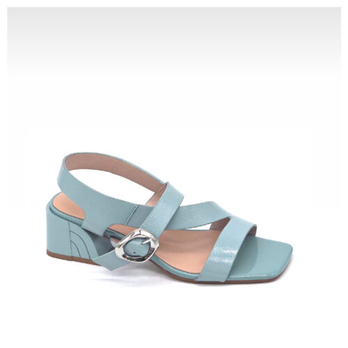 סנדל רצועות מוצלבות אבזם