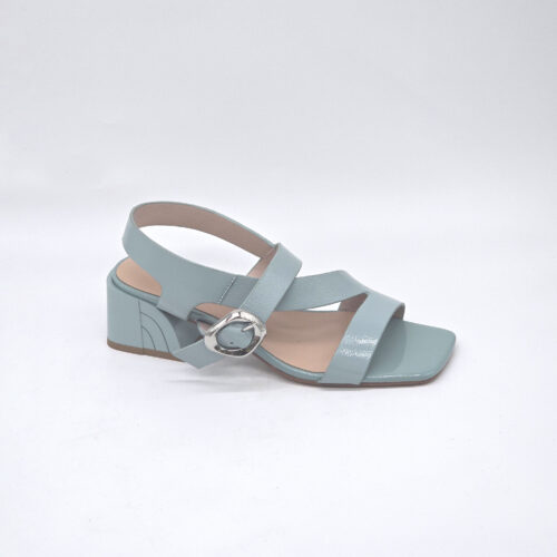 סנדל רצועות מוצלבות אבזם