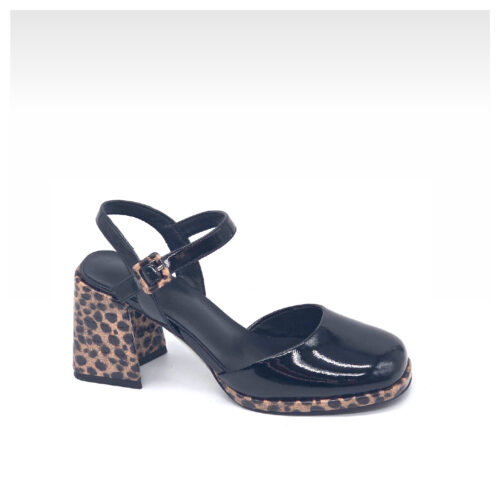 סנדל סגור פתוח מאחור עקב