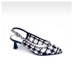 סנדל קלוע עם עקב