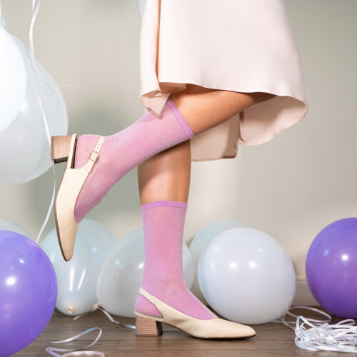 סנדל עם עקב ורצועה אחורית