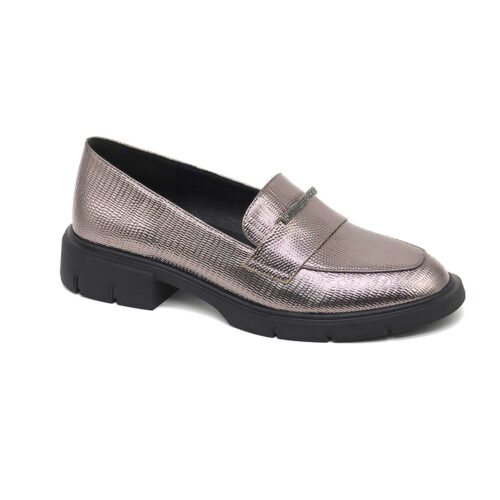 מוקסין בעיטור חגורה ואבני